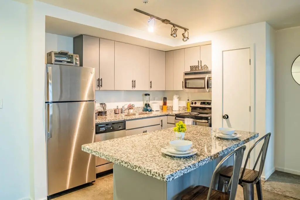 c488ef9f 1be3 42 FdB W.jpg