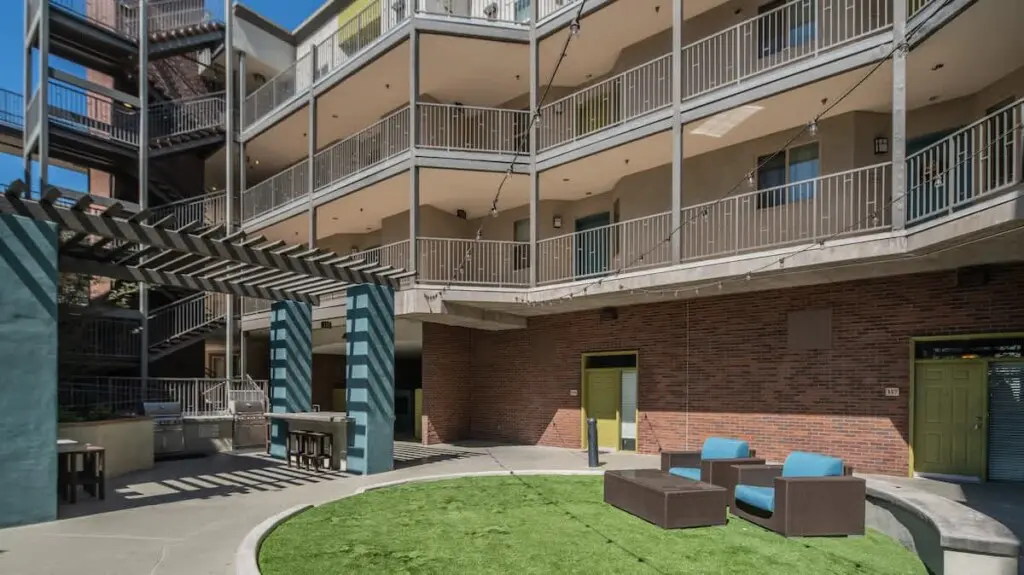 fda80ef9 fd34 40 H9Blt.jpg