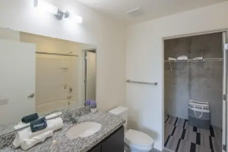 130fe83f 8dab 4a EvJr3.jpg