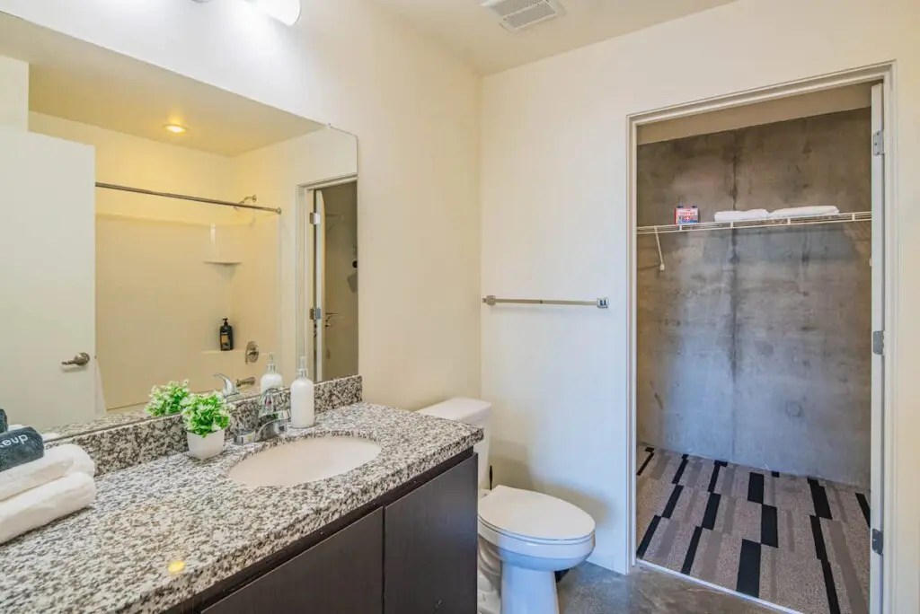 2e1097b7 b2b2 42 M V78.jpg