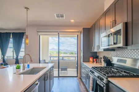 41976696 27c0 4c Vpg.jpg