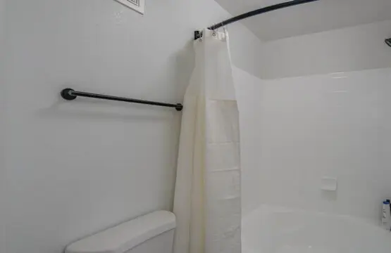 453ef735 bf67 44 2zDG4.jpg