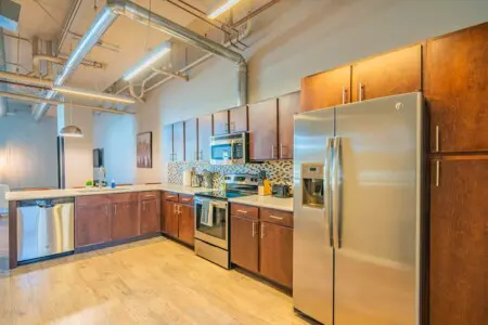 7224e066 8add 40 5uw1e.jpg