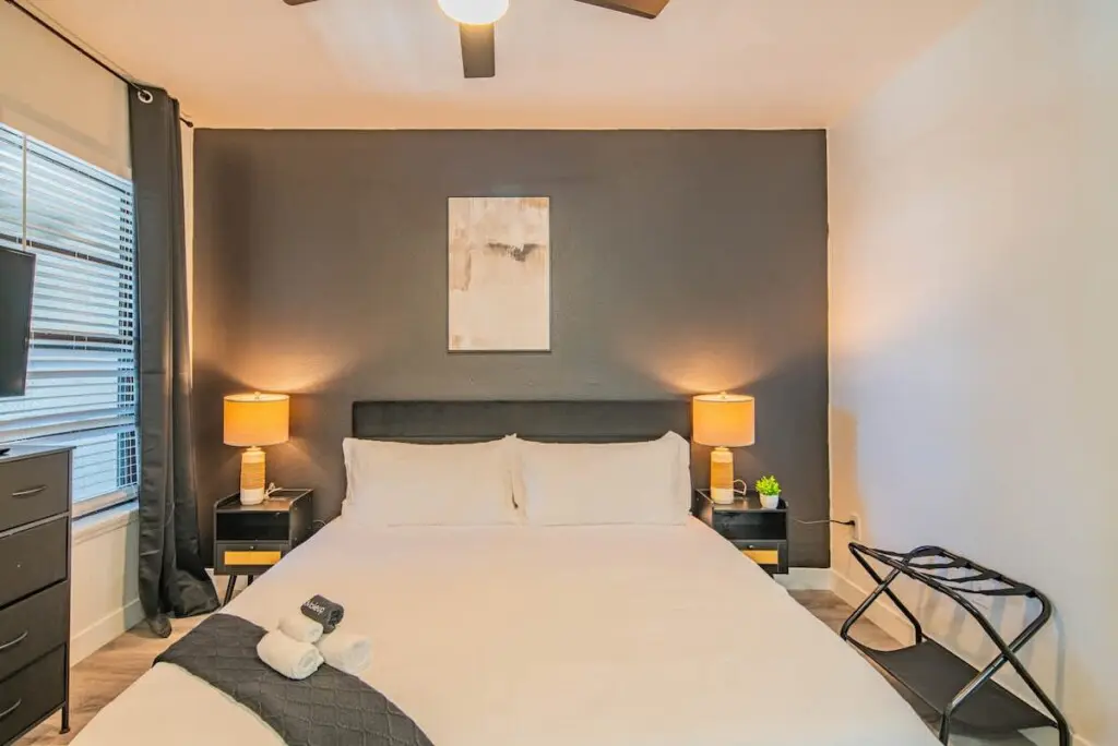 a8838b84 e08d 42 d865B.jpg