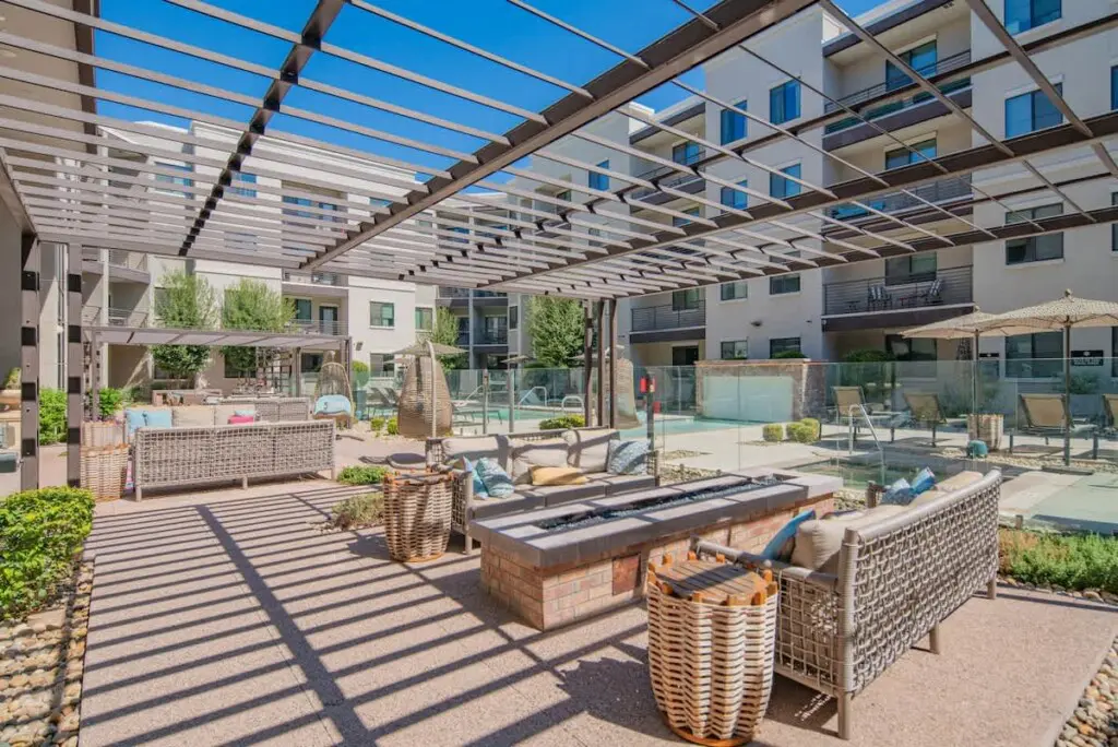 ad998699 43ae 41 jhgsF.jpg