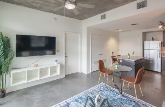 bd4ef2fa 443f 46 zoDBE.jpg