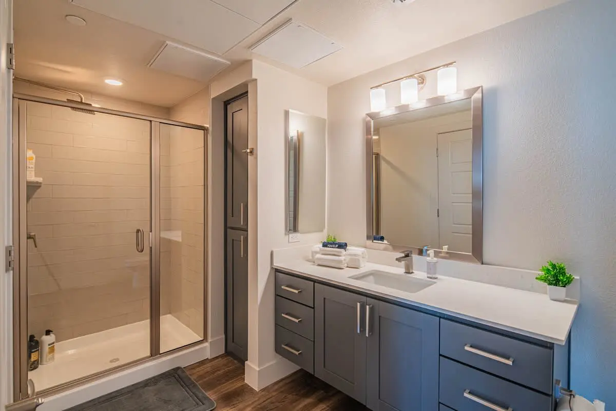 bf4f054e e0d7 4f jHQpf.jpg