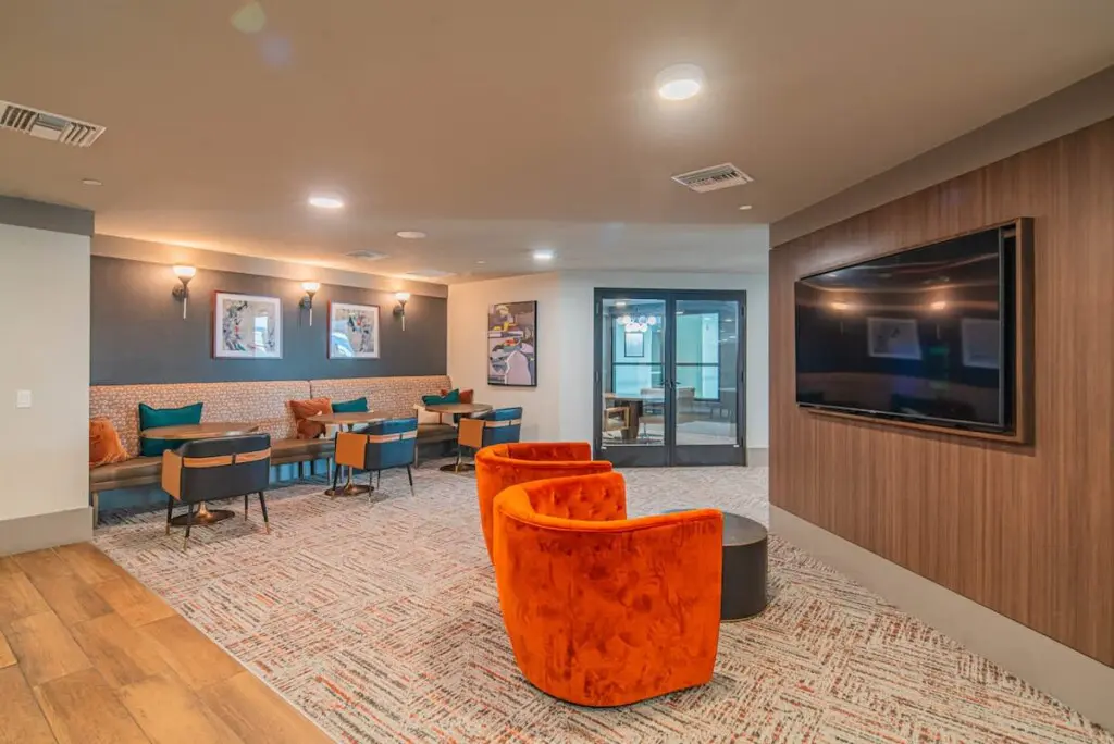 c1bbfbe4 e47b 44 nHfGg.jpg