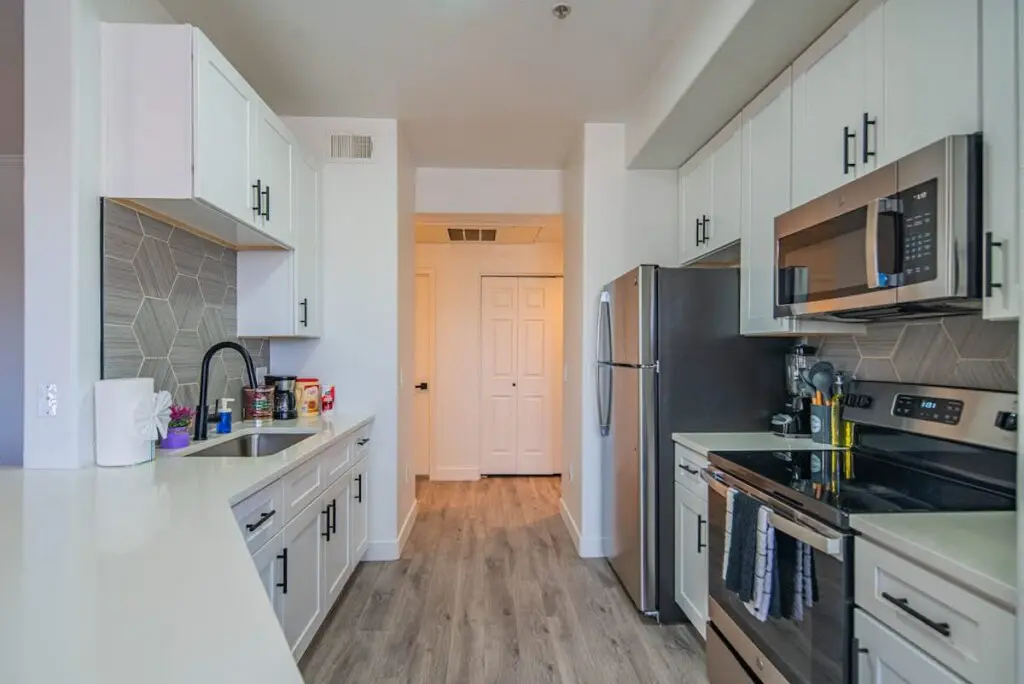 d7df16b7 f1c3 4a f6CNX.jpg