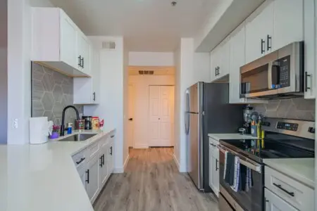 d7df16b7 f1c3 4a f6CNX.jpg