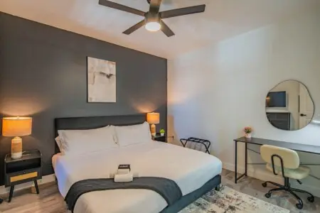 e767715a f4e5 4c tMHZn.jpg