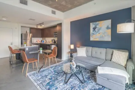 ec68cf1b 6572 45 oJVSS.jpg