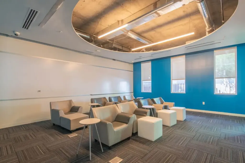 f8f1781e 15b7 4b 8uVE2.jpg