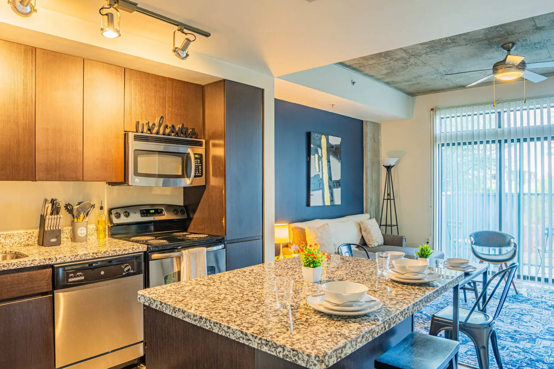 fabutcrqsnnxucnxvlwy