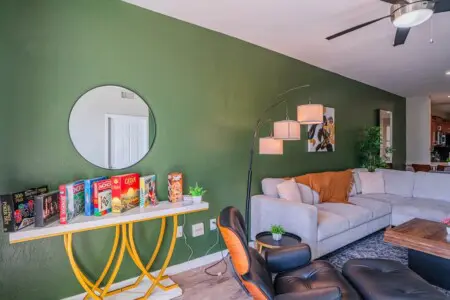 cc6f42d2 13e2 45 8AQQH