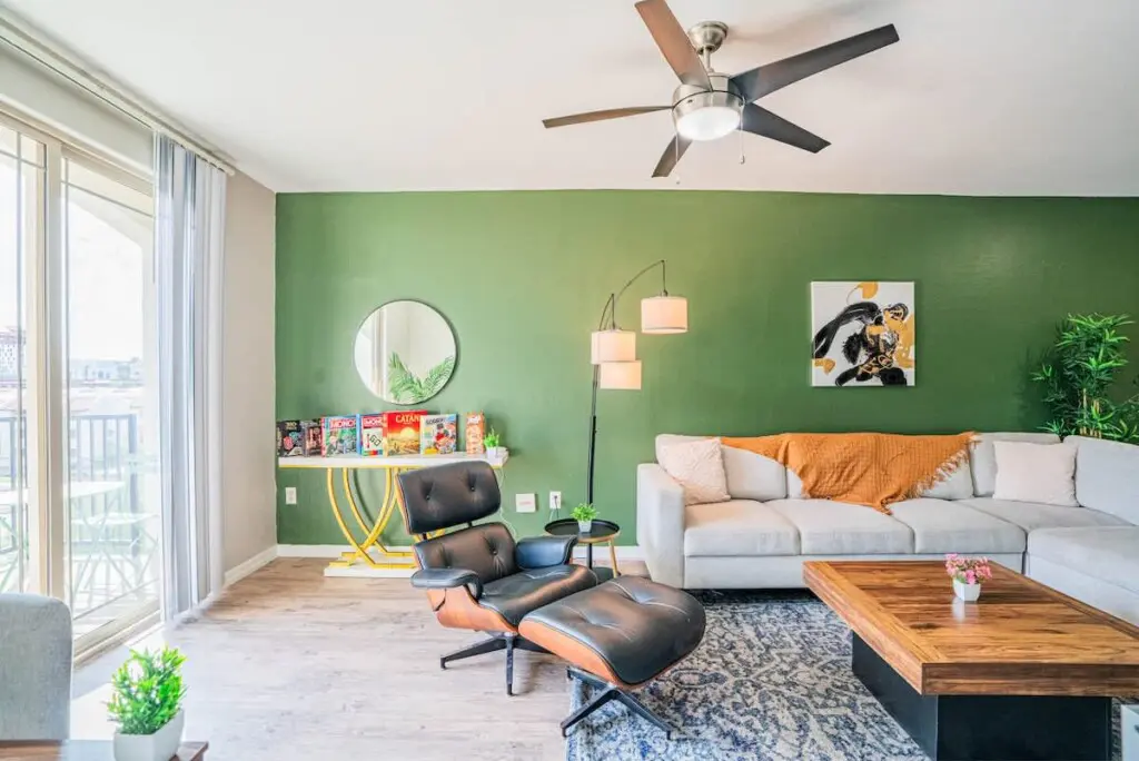 e606424a a333 45 8iDlG