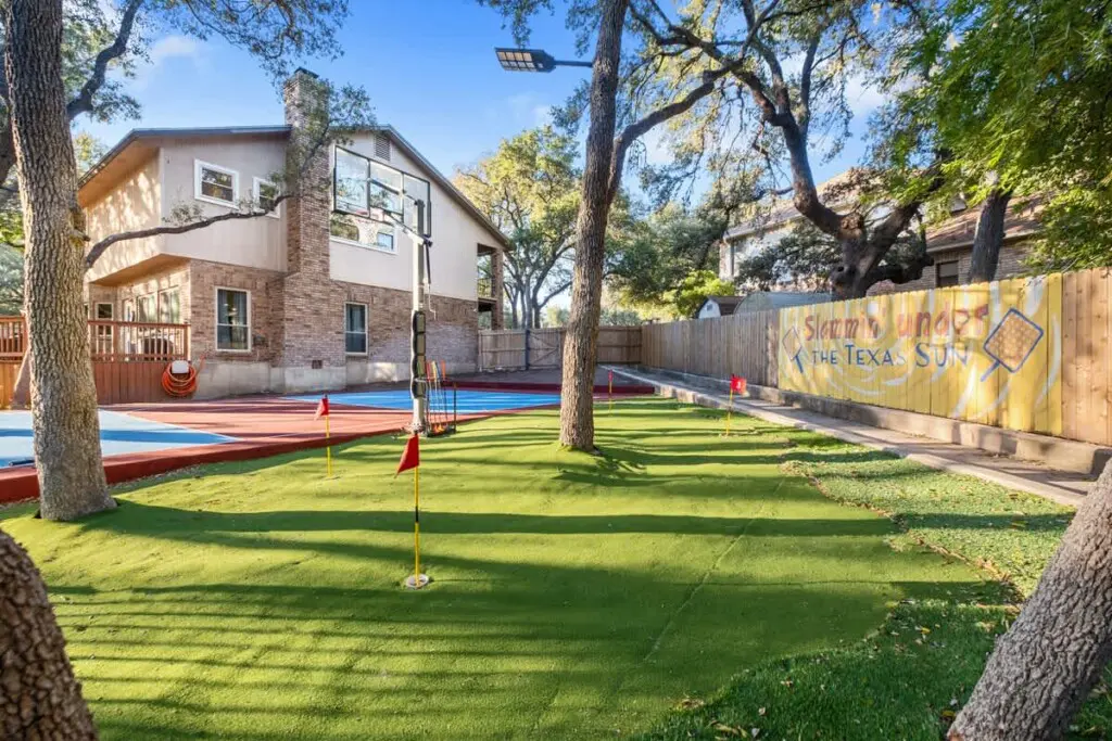 2c993e53 d44f 40 JyUvH