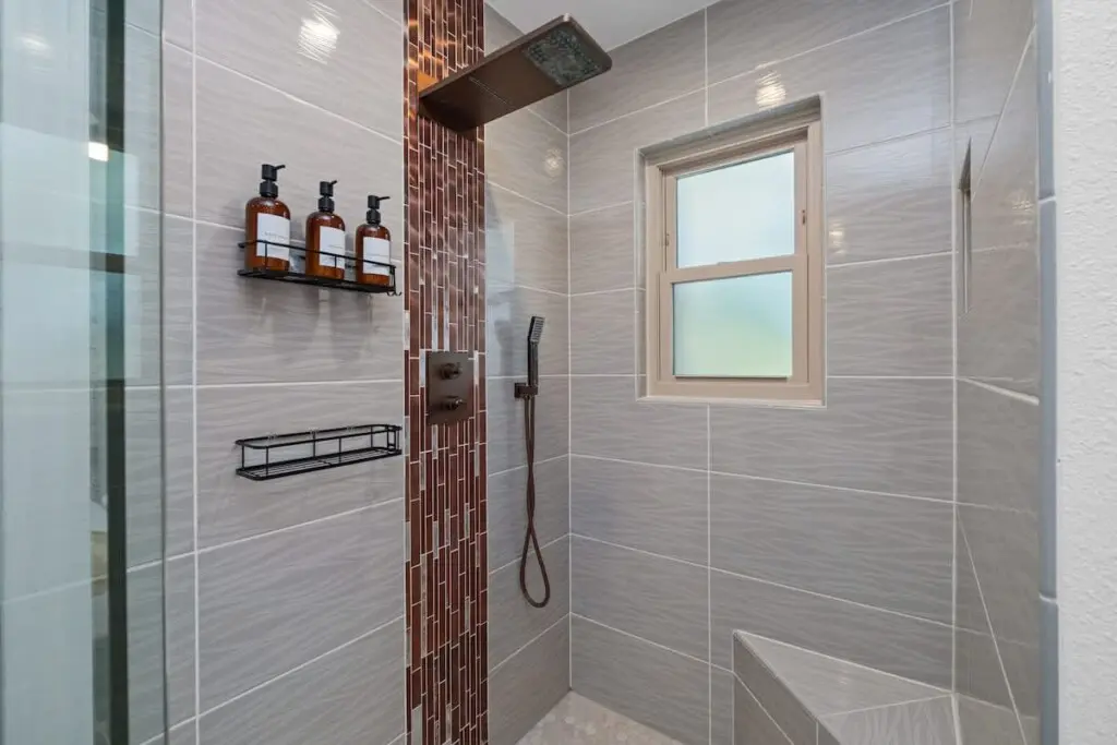 be7f76d4 f946 49 7YO0