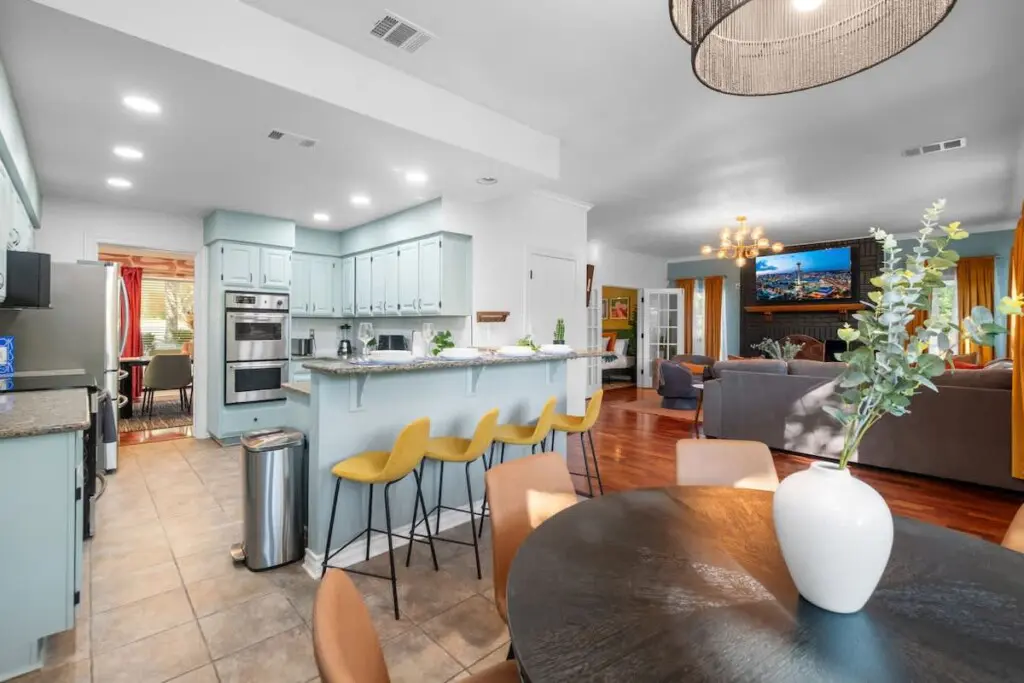 e02d952c 8813 49 HOueq