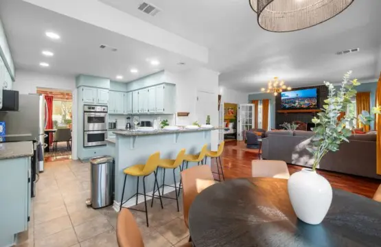 e02d952c 8813 49 HOueq