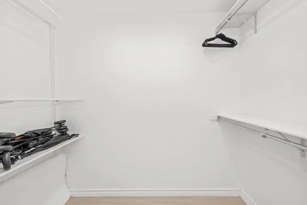 feff0108 ecad 47 svG1w