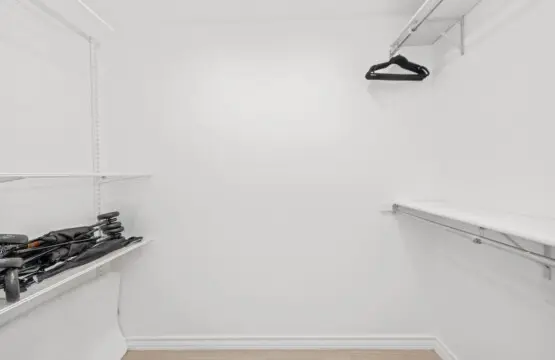 feff0108 ecad 47 svG1w