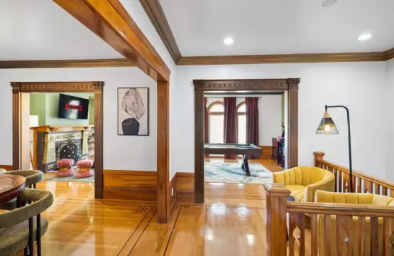 45e71617 26e1 4f AEJHJ