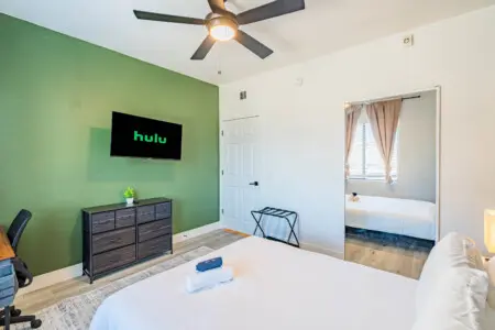 hjmkdus1mpiunmzau4r8