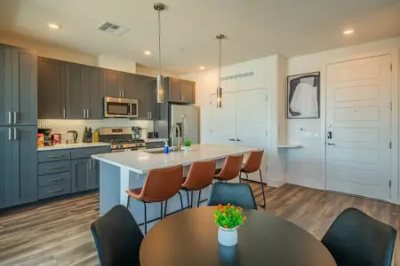 0478f9f7 2b8e 4a Ux 0Y