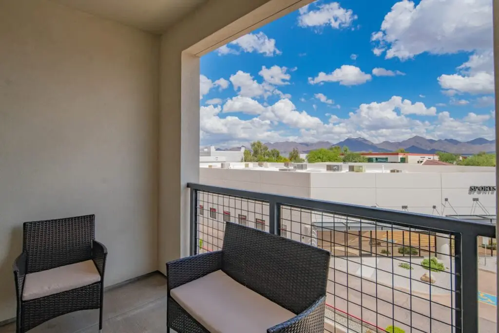 10453395 28ab 4f 3EUqC