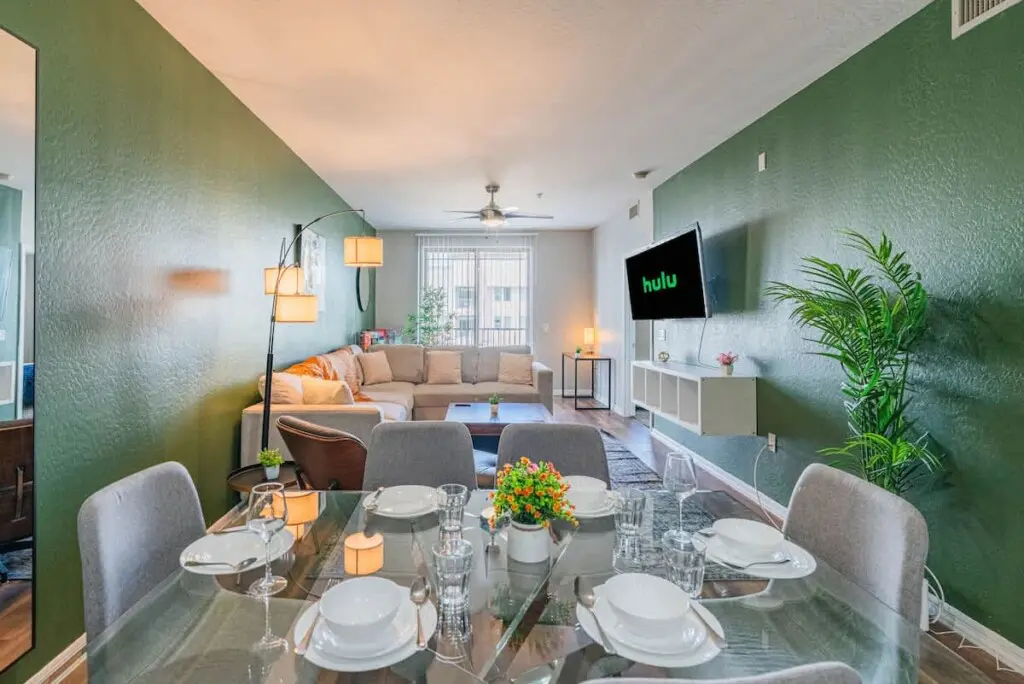 1b105093 c8de 4c gXuZ0