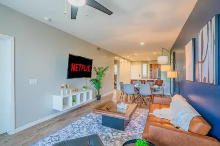 21bc4d92 8360 41 8WupF