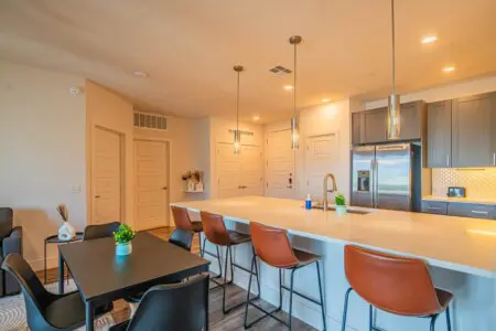 2a17c0cb c4cb 40 DzOa9