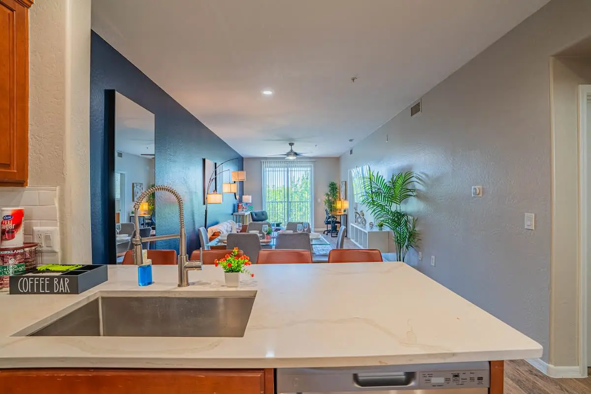 5ca56185 3a59 4b DD9XQ