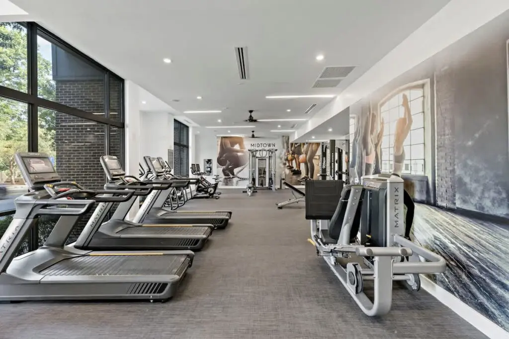 6adec860 0108 40 yKW3r