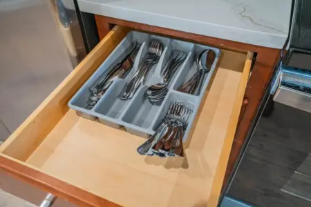 6d34779b 2fea 4c 89ZGN