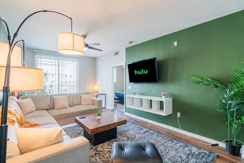 7317bbfb a457 4c tX 6g