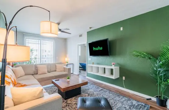 7317bbfb a457 4c tX 6g