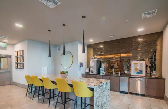 7a337958 37f6 4c 1X9 C