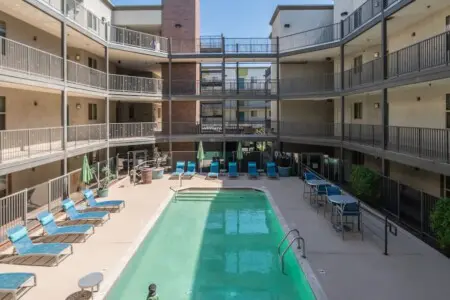 7ebb9cf6 0f4d 4a 6Eqx8