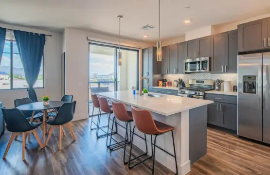 85c95d25 bab0 4f sMMxn