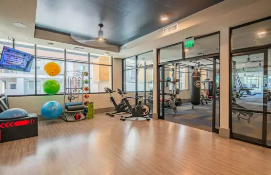 90cd9256 952b 4b UWqFH