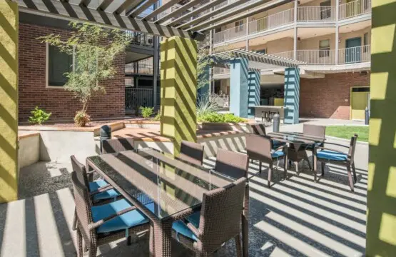 96104cfd d71f 4b VJoaQ