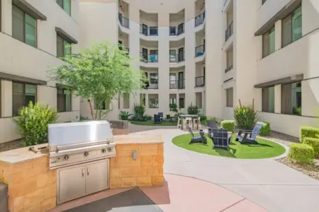 98dc2746 6c47 4c RhM2b