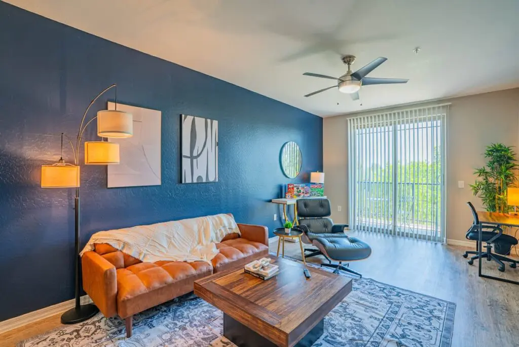 9e7b6579 b887 4e 3A3HO