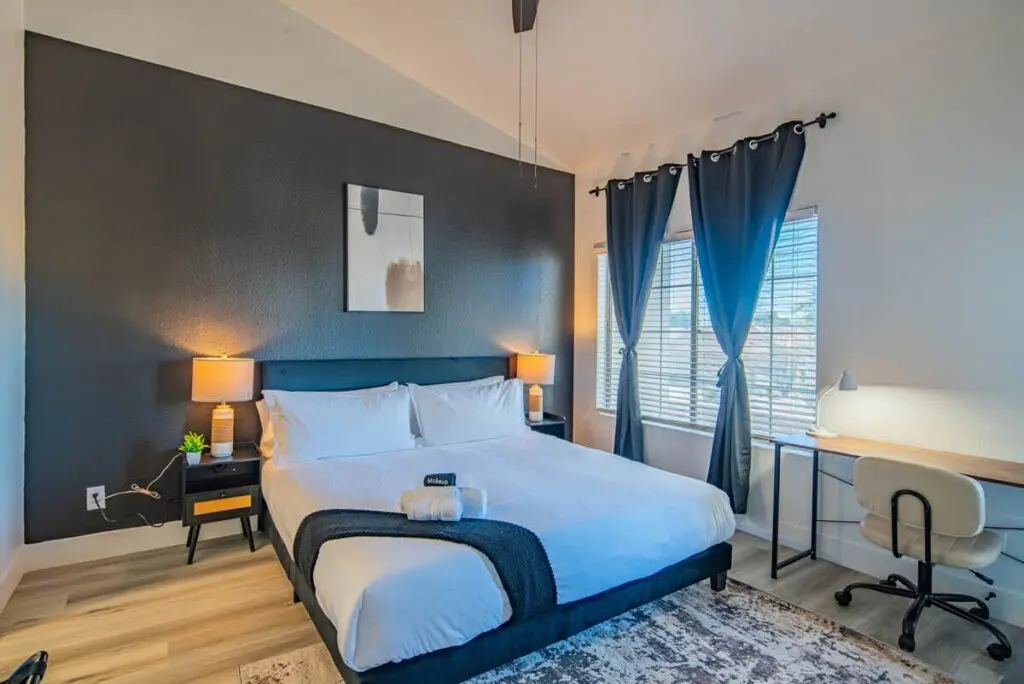 b8944d4f 1a30 4e Gdltv