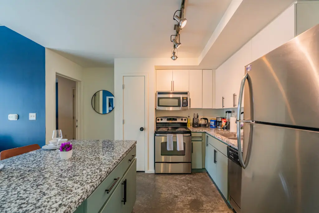 d3zh8gyrwg8svxd8i50m