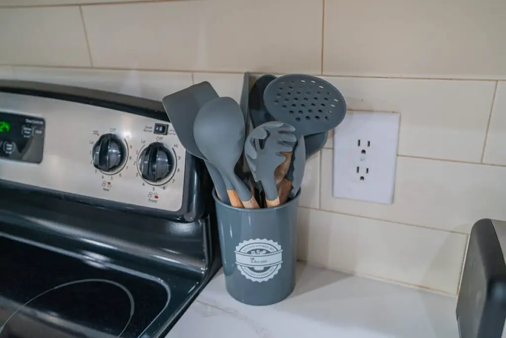 f676ace7 4451 41 iwqv1