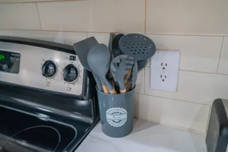 f676ace7 4451 41 iwqv1