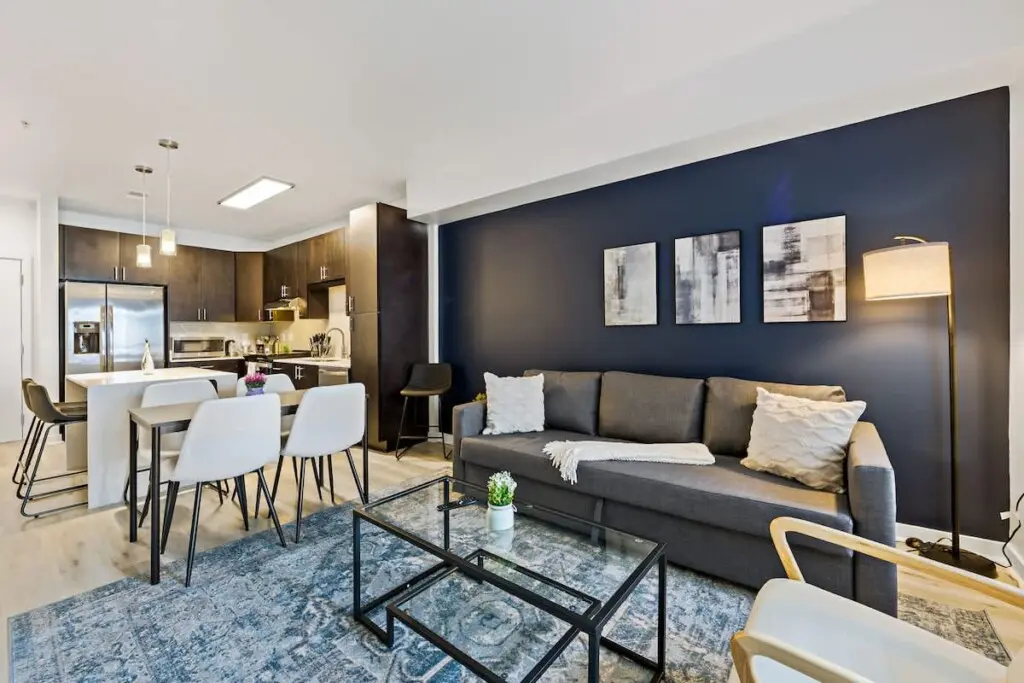 f688b8f2 f3e3 42 ZqMLy